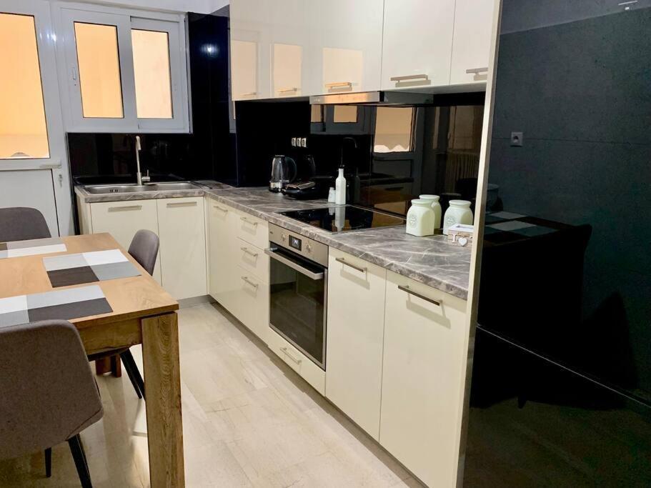 Alexa'S Downtown Apartment Athens Luaran gambar